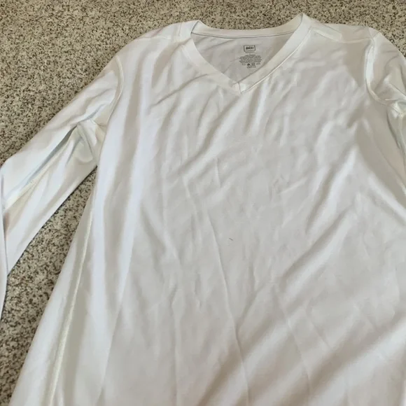 REI base layer V-Neck long sleeve - Picture 5 of 7